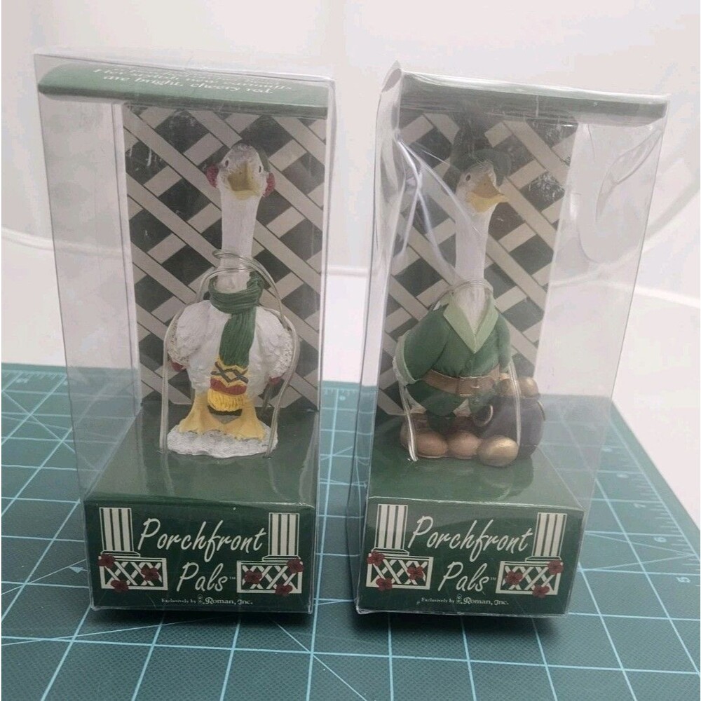 Vintage Porchfront Pals Duck Figurine Shamrock O'Shaughnessy Mittens Magoose